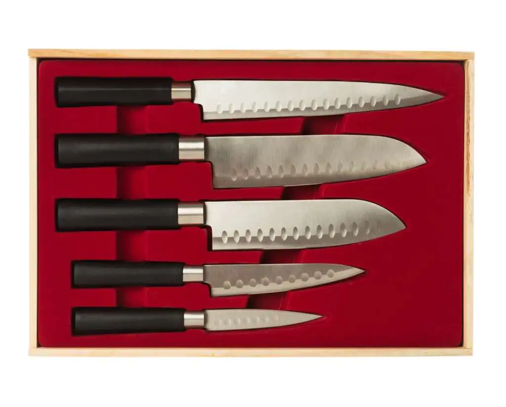 How to Pack Knives for Moving Safely-3 set-kitchen-knives_1385-1124